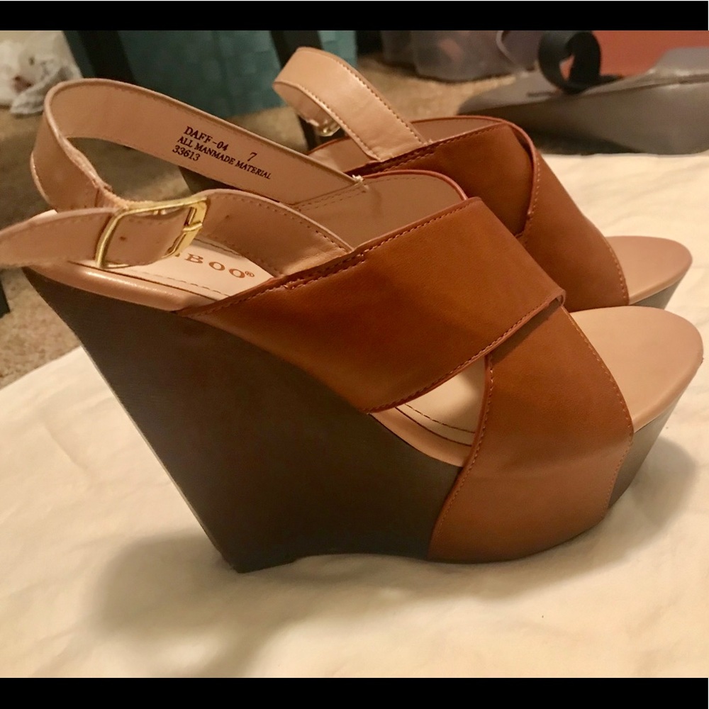 Bamboo brown wedges